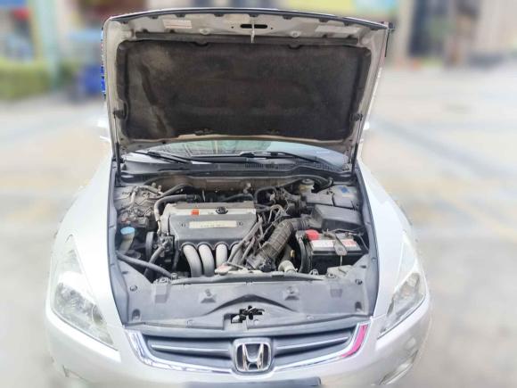 [深圳·粤B] 二手本田雅阁2006款 2.0L 标准版