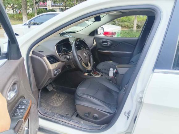 [西安·陕A] 二手Jeep自由光2016款 2.0L 优越版