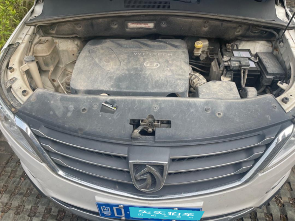 [广州·粤D] 二手宝骏宝骏5602016款 1.8L iAMT豪华型