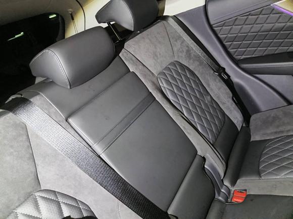 [武汉·鄂A] 二手红旗红旗HS52019款 2.0T 智联旗享版