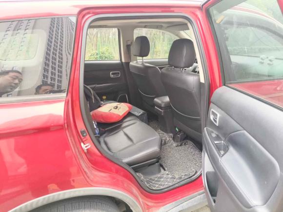 [上海·鄂J] 二手三菱欧蓝德2018款 2.0L 两驱嘉乐版 7座