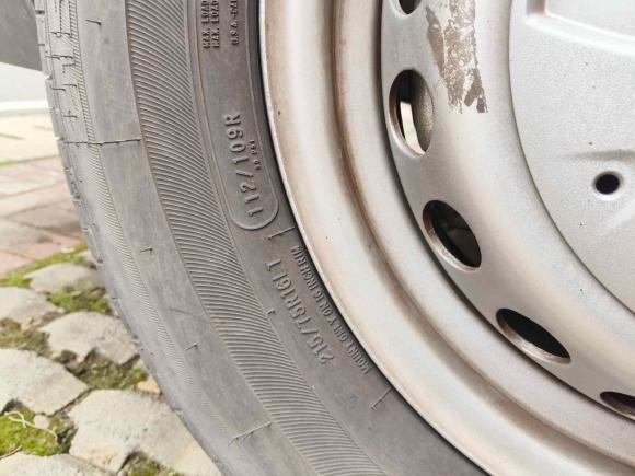 [武汉·鄂B] 二手福特全顺2023款 2.0T柴油自动多功能商用车短轴低顶5/6座