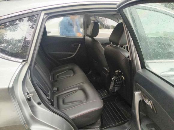 [上海·苏K] 二手奔腾奔腾X802015款 1.8T 自动豪华型