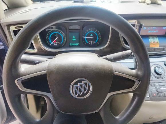 [青岛·鲁B] 二手别克别克GL82013款 2.4L CT豪华商务舒适版