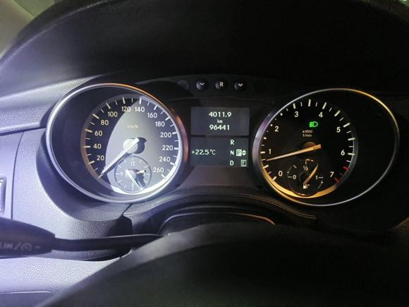 [上海·沪A] 二手奔驰奔驰R级2017款 R 320 4MATIC 商务型臻藏版