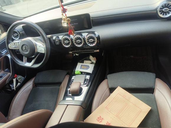 [上海·沪C] 二手奔驰奔驰A级2020款 A 200 L 运动轿车