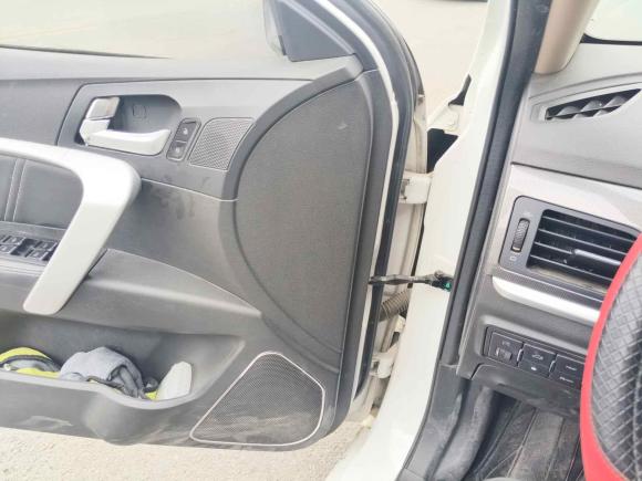 [西安·陕A] 二手吉利汽车帝豪2017款 三厢百万款 1.5L CVT向上版