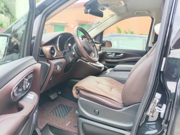 [深圳·粤B] 二手奔驰奔驰V级2022款 V 260 尊贵版