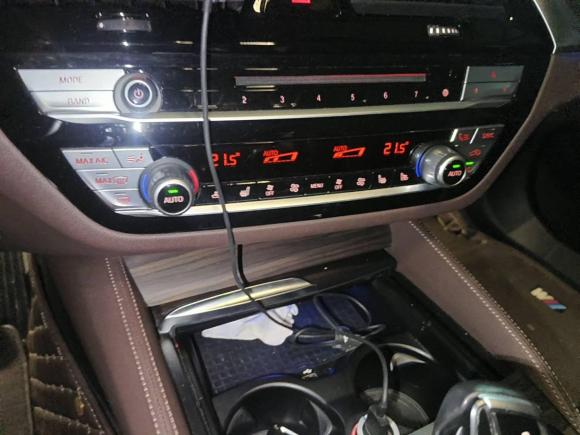 [深圳·粤B] 二手宝马宝马5系2018款 改款 530Li 领先型 豪华套装