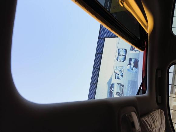 [上海·沪C] 二手上汽大通MAXUS大通T902021款 2.0T双增压 自动四驱高底盘豪华型标箱