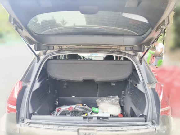 [成都·川G] 二手标致标致30082013款 2.0L 自动潮流版