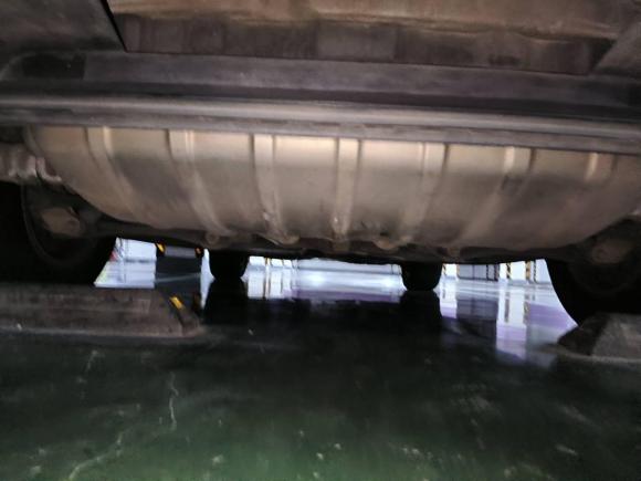 [无锡·沪C] 二手大众途锐2011款 3.0TSI 标配型