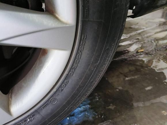 [无锡·苏B] 二手奥迪奥迪A6L2011款 2.0 TFSI 自动标准型