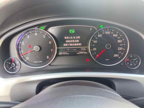 [广州·桂A] 二手大众途锐2011款 3.0TSI 高配型