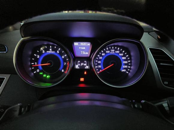 [佛山·粤X] 二手现代朗动2015款 1.6L 自动尊贵型