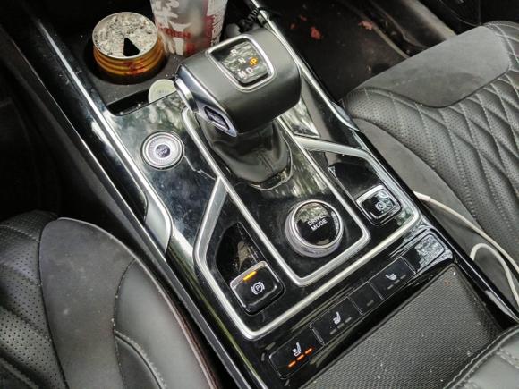 [广州·鲁L] 二手红旗红旗HS52022款 2.0T 智联旗享版