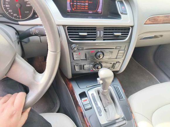 [上海·沪F] 二手奥迪奥迪A4L2011款 2.0 TFSI 舒适型