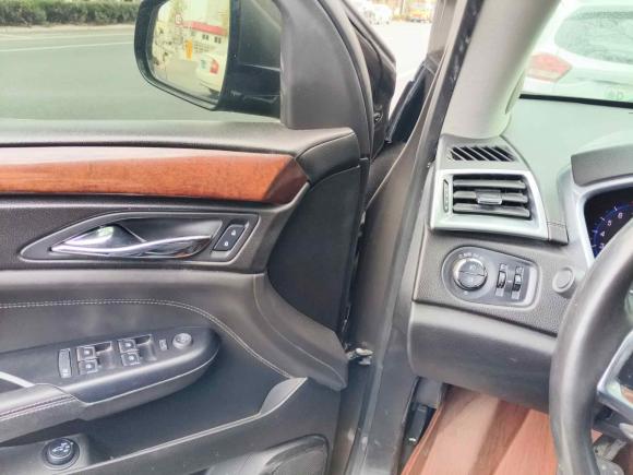 [青岛·鲁B] 二手凯迪拉克凯迪拉克SRX2013款 3.0L 精英型