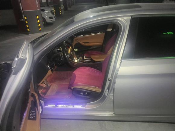 [济南·鲁A] 二手宝马宝马5系2018款 528Li 上市特别版