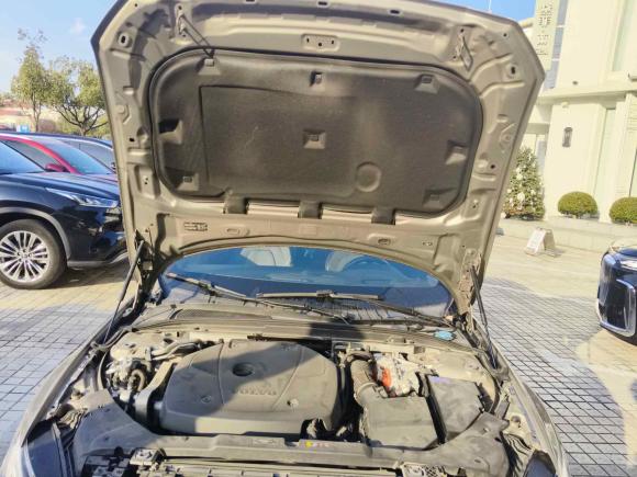 [上海·沪A] 二手沃尔沃沃尔沃S60插电式混动2022款 T8 E驱混动 四驱智雅运动版