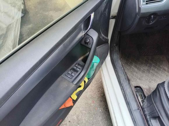 [武汉·鄂A] 二手斯柯达明锐2017款 经典款 1.6L 自动舒适版