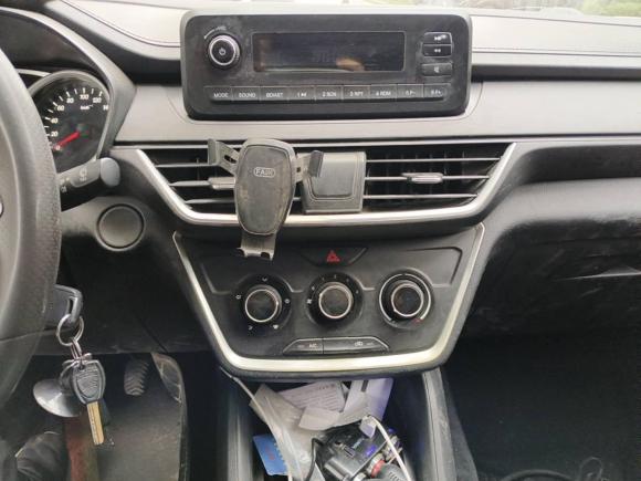 [青岛·鲁B] 二手五菱汽车五菱宏光S32018款 1.5L 手动标准型 国V