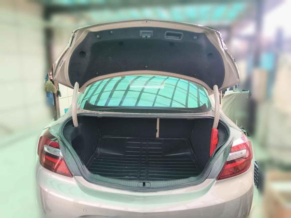 [上海·沪C] 二手别克君威2015款 2.0L 领先时尚型