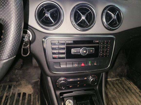 [西安·陕U] 二手奔驰奔驰GLA2015款 GLA 200 动感型