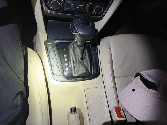 [上海·沪J] 二手斯柯达昊锐2009款 2.0TSI 自动贵雅版