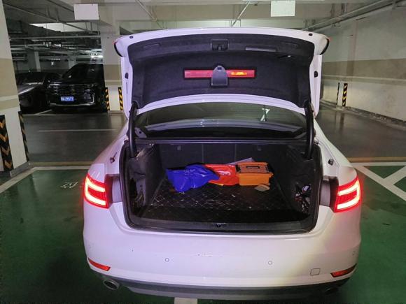 [杭州·浙A] 二手奥迪奥迪A4L2017款 40 TFSI 时尚型