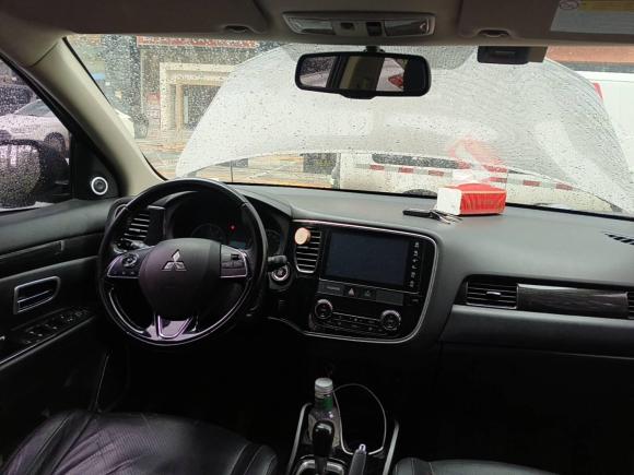 [深圳·鄂B] 二手三菱欧蓝德2018款 2.0L 两驱荣耀版 5座