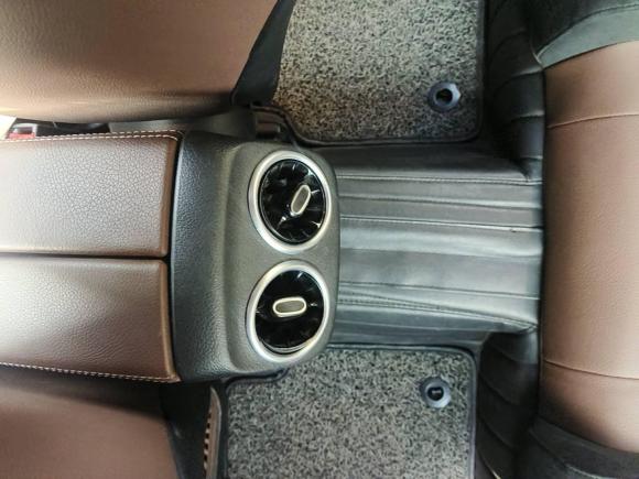 [上海·沪C] 二手奔驰奔驰A级2020款 A 200 L 运动轿车