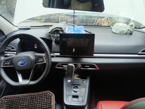 [深圳·粤A] 二手比亚迪比亚迪e22021款 舒适型