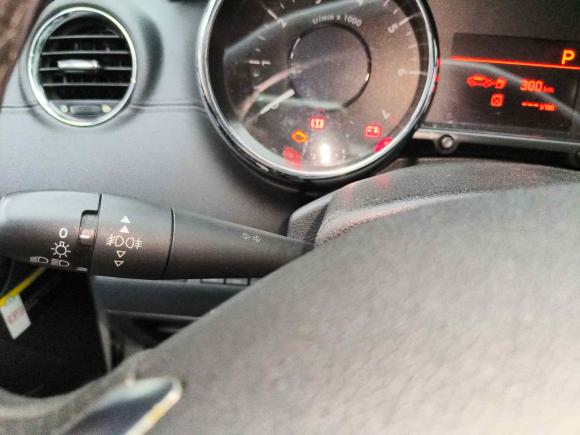 [广州·粤A] 二手标致标致30082013款 2.0L 自动潮流版