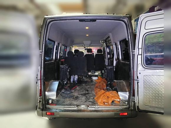 [芜湖·皖B] 二手上汽大通MAXUS新途V802021款 2.0T 手动经典傲运通长轴中顶6/7/8/9座