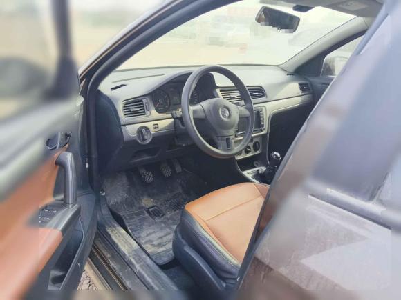 [西安·陕U] 二手大众朗行2013款 1.6L 手动风尚型