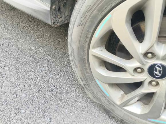 [广州·粤A] 二手现代途胜2015款 1.6T 双离合两驱智能型