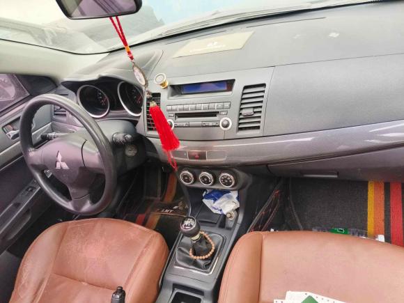 [无锡·苏B] 二手三菱翼神2013款 时尚版 1.8L 手动舒适型