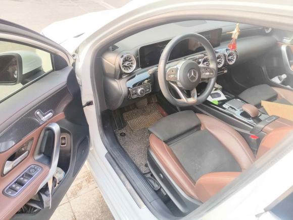 [上海·沪C] 二手奔驰奔驰A级2020款 A 200 L 运动轿车