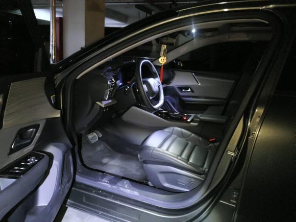 [无锡·苏B] 二手雪铁龙凡尔赛C5 X2022款 1.6T 享不凡 虎年开门红版