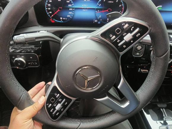 [上海·沪J] 二手奔驰奔驰A级2020款 A 180 L 运动轿车