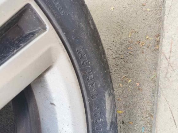 [济南·鲁R] 二手众泰众泰T7002017款 1.8T 双离合尊享型