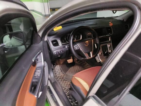 [青岛·鲁U] 二手沃尔沃沃尔沃S602017款 S60L T5 智驭版