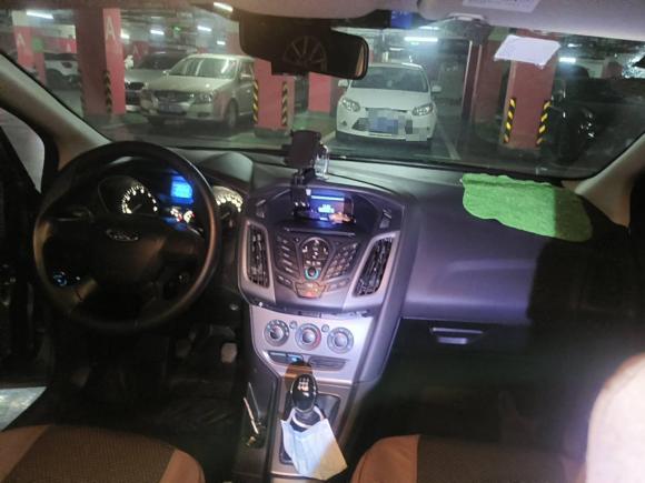 [武汉·鄂A] 二手福特福克斯2012款 两厢 1.6L 手动舒适型