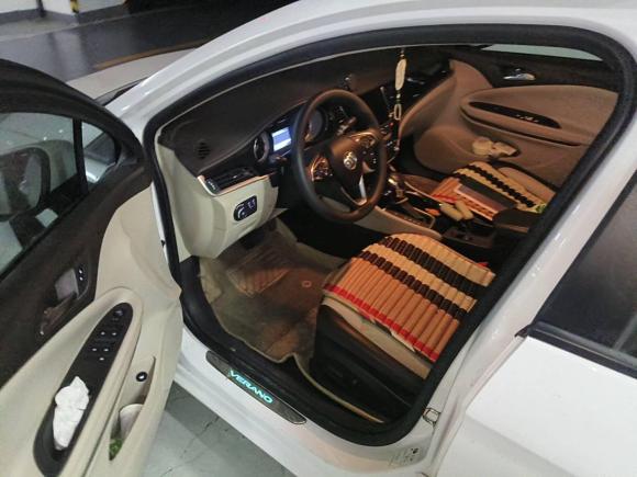 [青岛·鲁B] 二手别克威朗2017款 三厢 15S 自动领先型