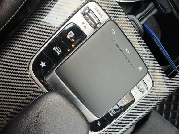 [上海·沪E] 二手奔驰奔驰A级2020款 A 200 L 运动轿车