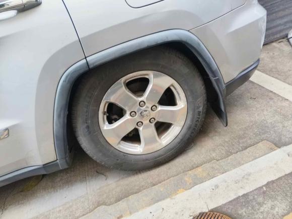 [深圳·粤B] 二手Jeep大切诺基2011款 3.6L 豪华导航版