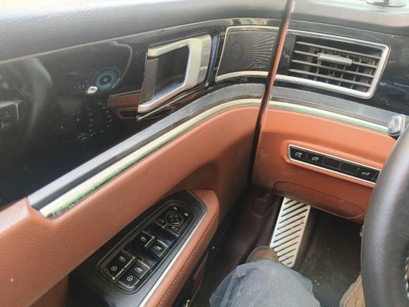 [南通·苏F] 二手众泰众泰T7002017款 1.8T 双离合尊享型