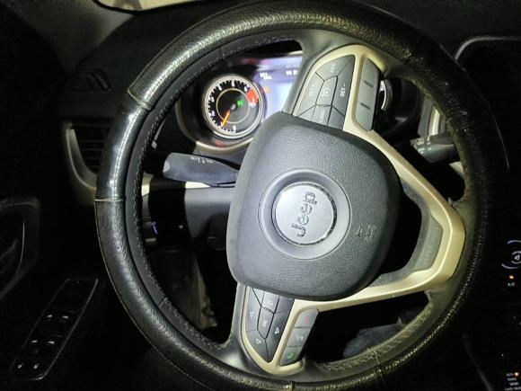 [南通·苏F] 二手Jeep自由光2016款 2.4L 优越版