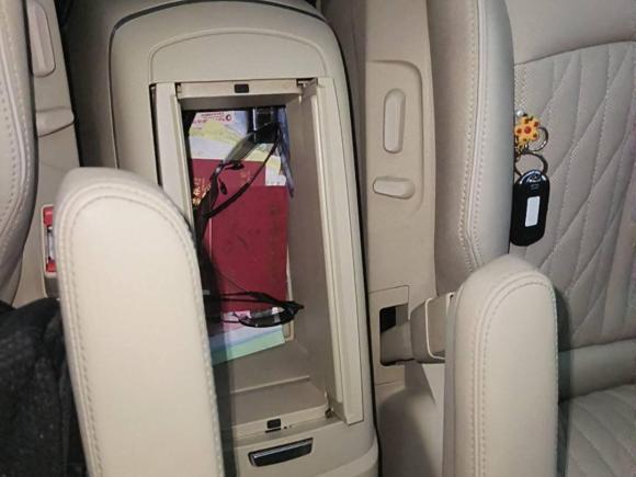 [武汉·鄂A] 二手别克别克GL82023款 陆上公务舱 尊贵型